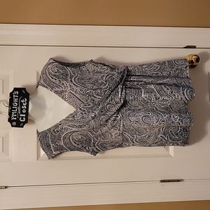 Chaus New York Blouse Large Sleeveless Black White Paisley Fixed Wrap